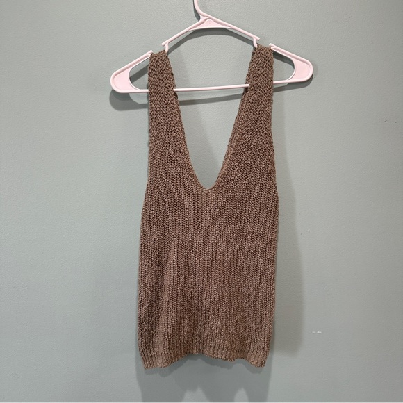 Two Tan Knot Reversible Knit Sleeveless Tops - Picture 3 of 8
